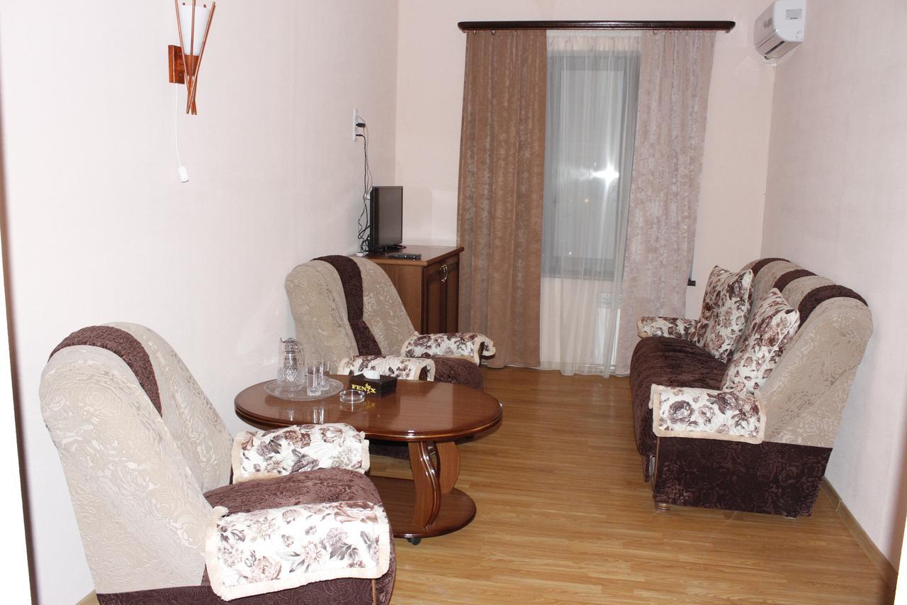 Hotel Fenix Complex Kapan Extérieur photo